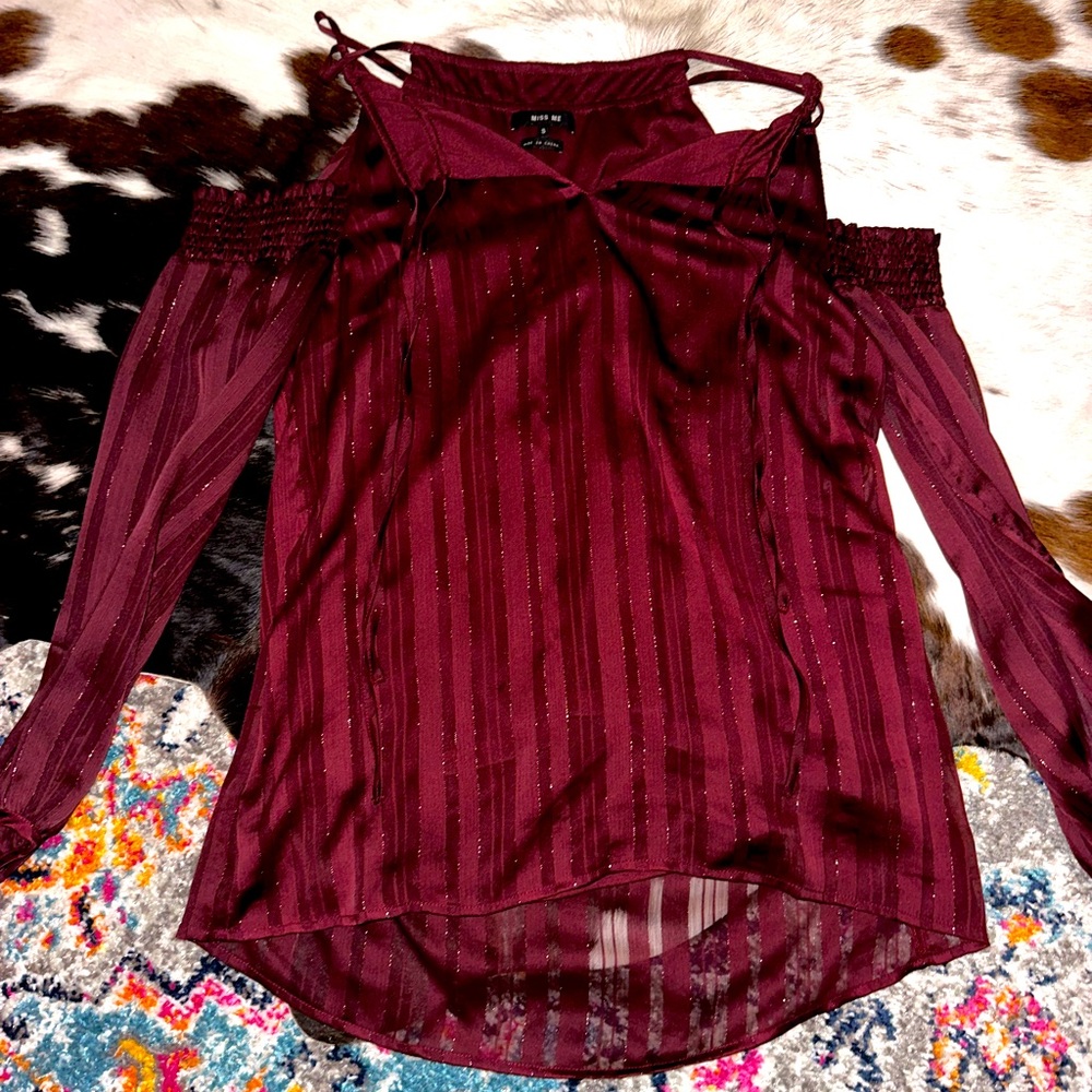 Miss me jeans long sleeve cold shoulder top red size small